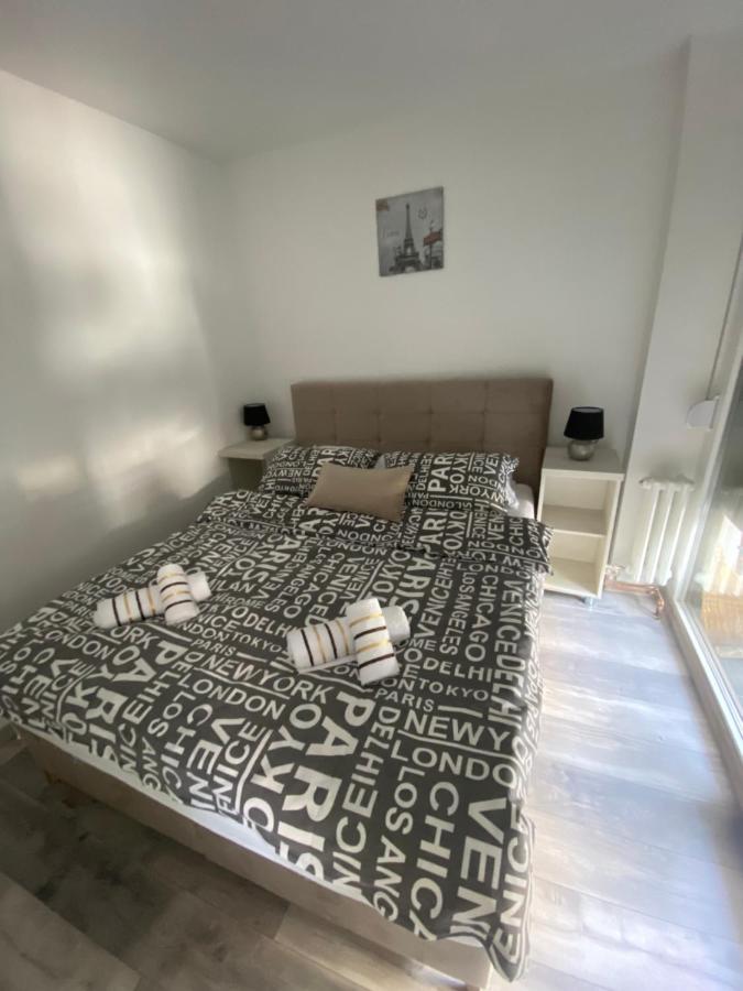 Apartman Omar Stan Na Dan Besplatan Parking SJJ Exteriér fotografie