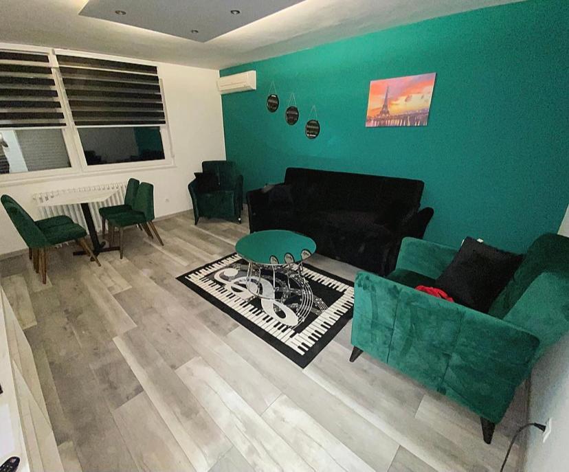 Apartman Omar Stan Na Dan Besplatan Parking SJJ Exteriér fotografie
